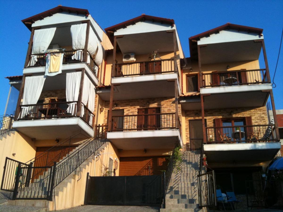 Appartement Μεζονετα à Nea Roda Extérieur photo