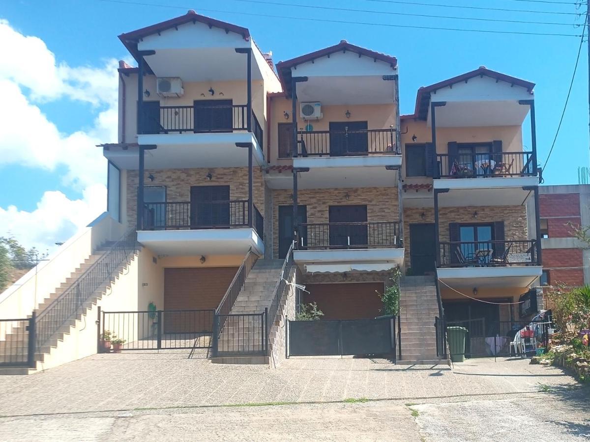 Appartement Μεζονετα à Nea Roda Extérieur photo